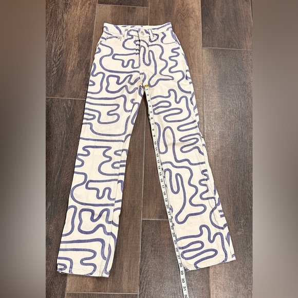 Zara Cream and Purple Funky Abstract Print Straight Leg Jeans Sz 0 - Picture 3 of 7